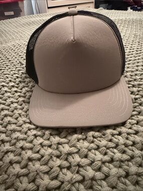Vuori Snapback Premium Vintage Charcoal/Grey Black Snapback Cap